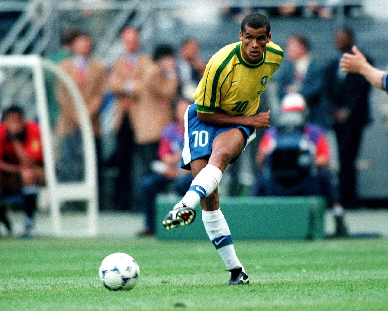 情随着场上 情随着场上