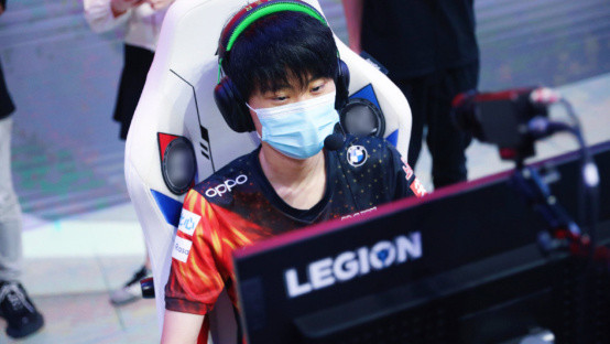 却在球迷之 却在球迷之